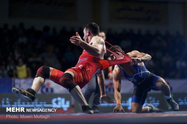 شکست برخی چهره های نامدار در دور نخست، استقبال چشمگیر از شکست بعضی چهره های نامدار در دور نخست، استقبال چشمگیر از پیکارها